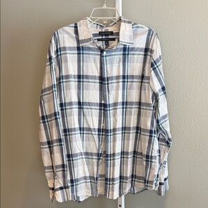 MEN’s Banana Republic Untucked Slim Fit White and Blue Plaid Business Casual